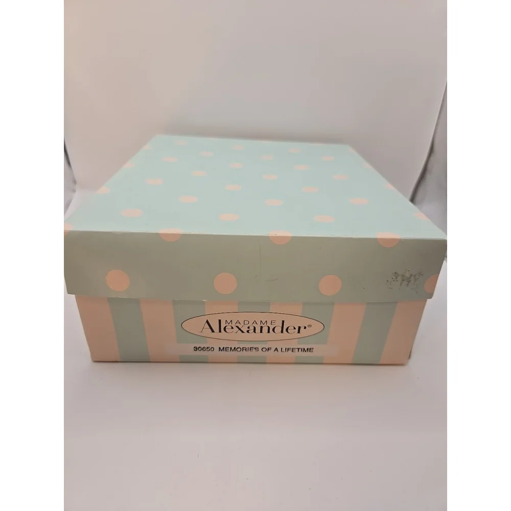 NIB Madame Alexander Memories of‎ a Lifetime 30650 Blonde. Wtag. RARE